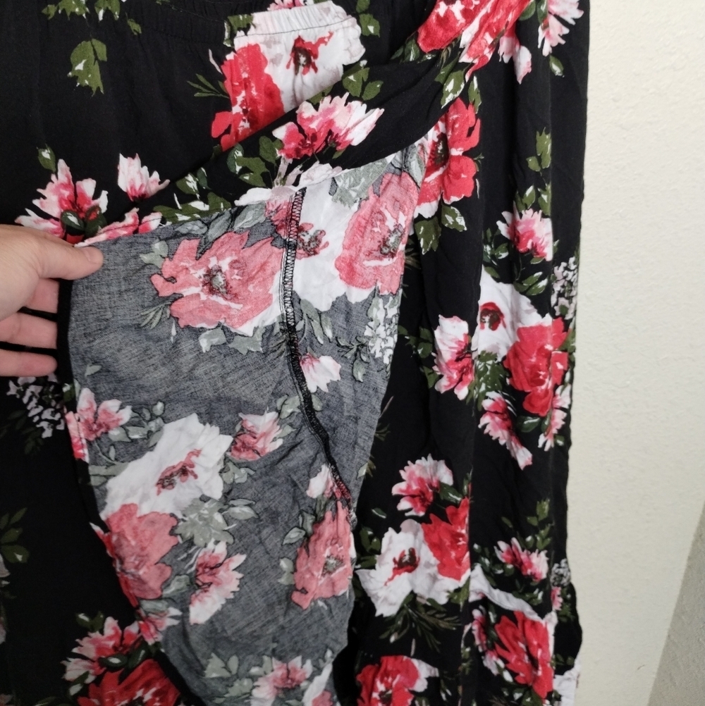 Torrid Maxi Challis Off-Shoulder Dress Black Floral Plus Size 3X - Picture 3 of 7